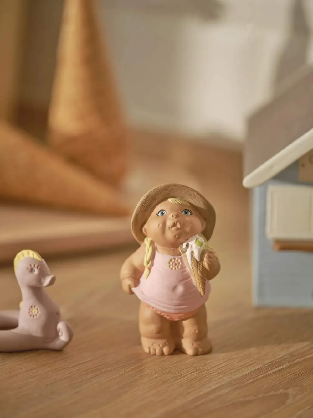 Clearance Dansk Sommer Badebarn - Castanie Figurer