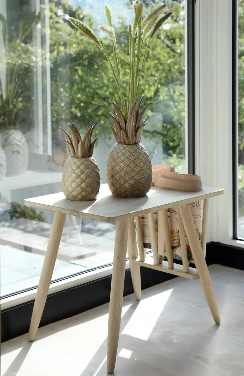 New Desert Home Sidebord m. magasinholder Borde