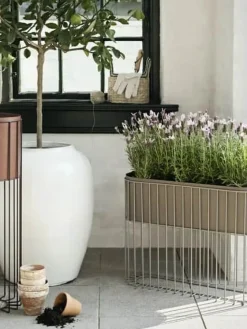New Fenja Stander med skjuler Urtepotteskjulere