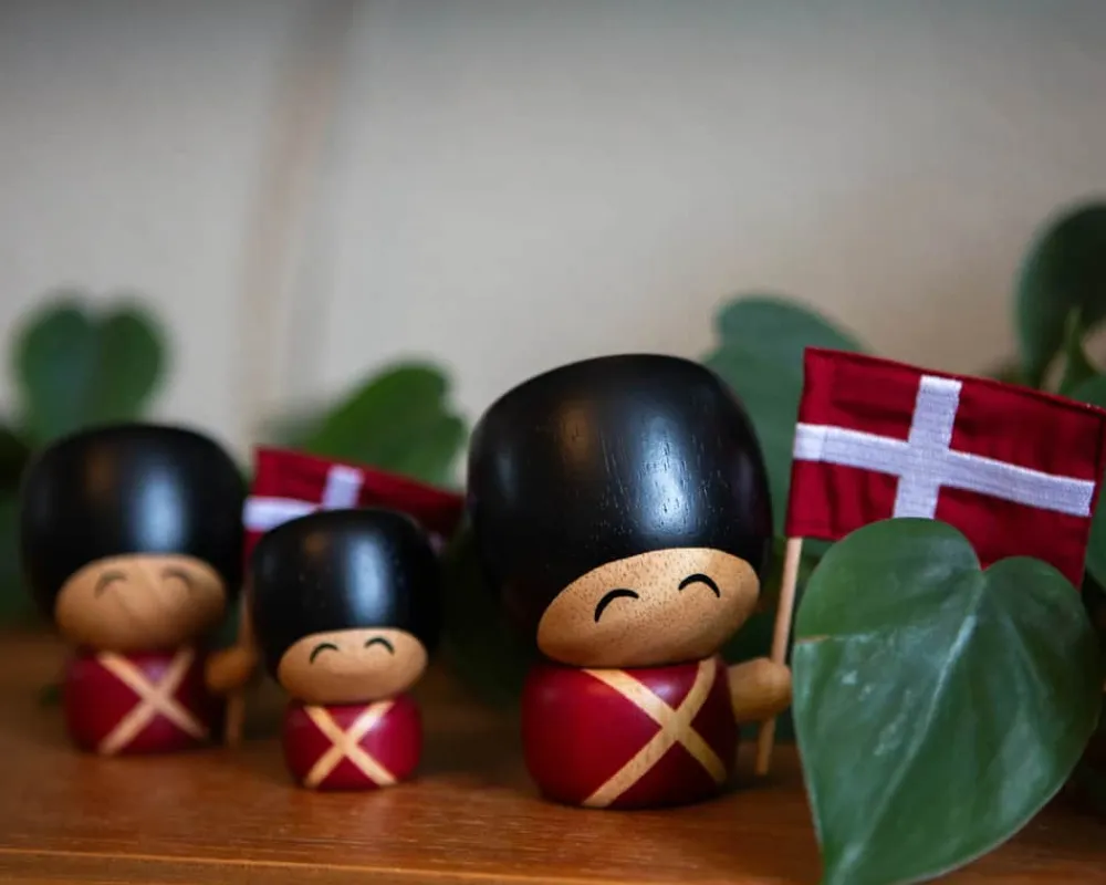 Garder med flag - Frederik Figurer